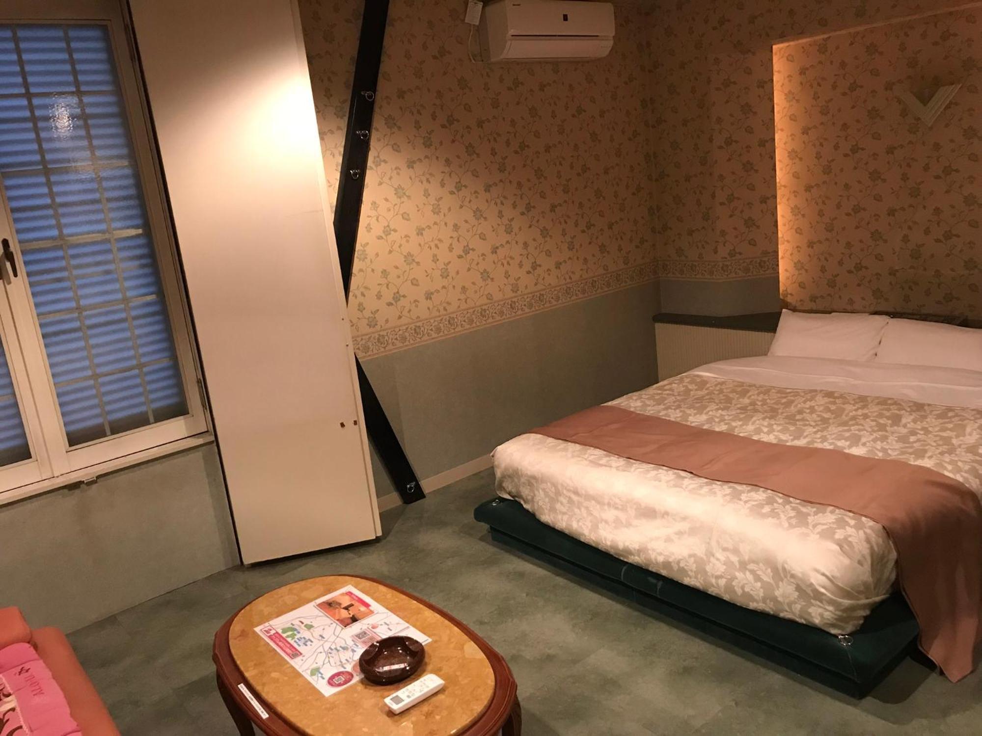 รักโรงแรม Tiffany (adults Only) อาซาฮิคาวะ